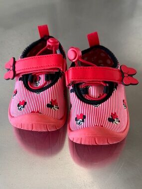 TODDLER GIRLS SIZE 5/6 DISNEY MINNIE MOUSE WATER SHOES